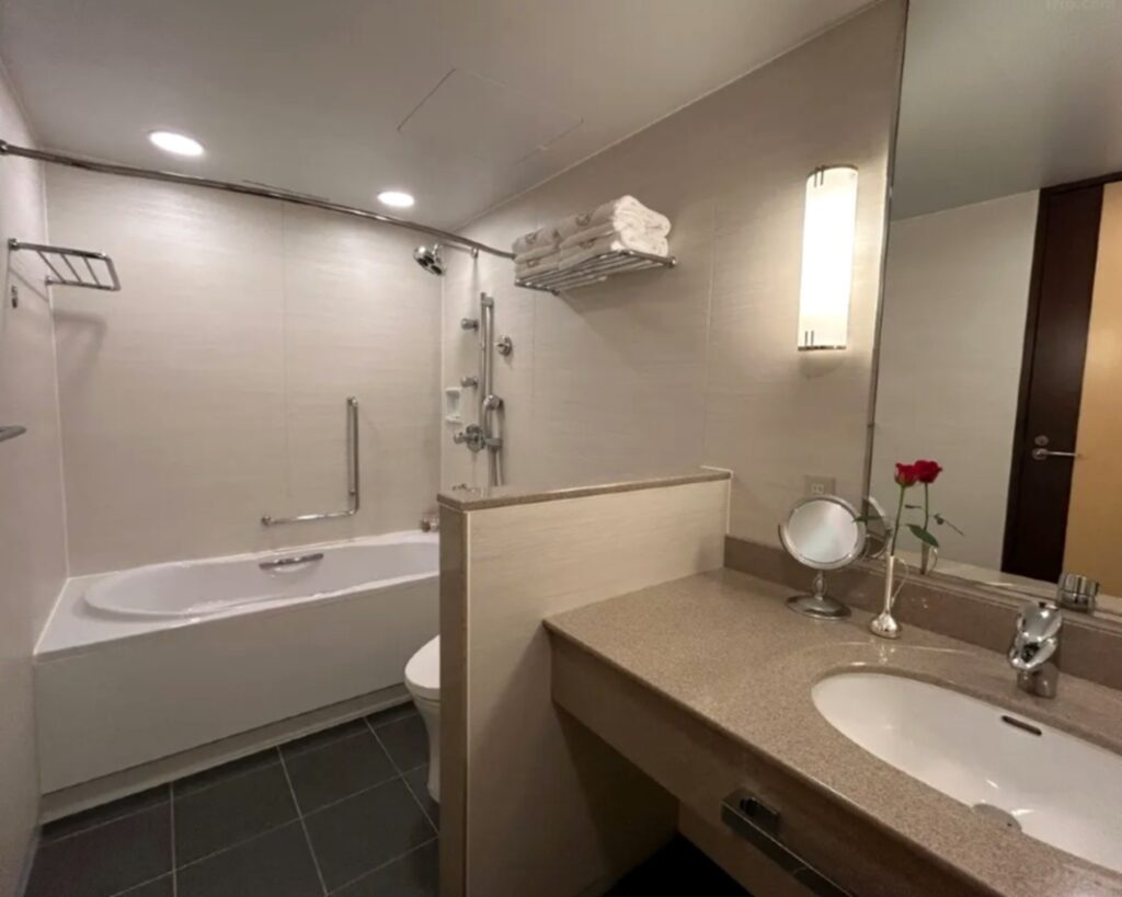 임페리얼 호텔 도쿄 욕실 | Imperial Hotel Tokyo Bathroom