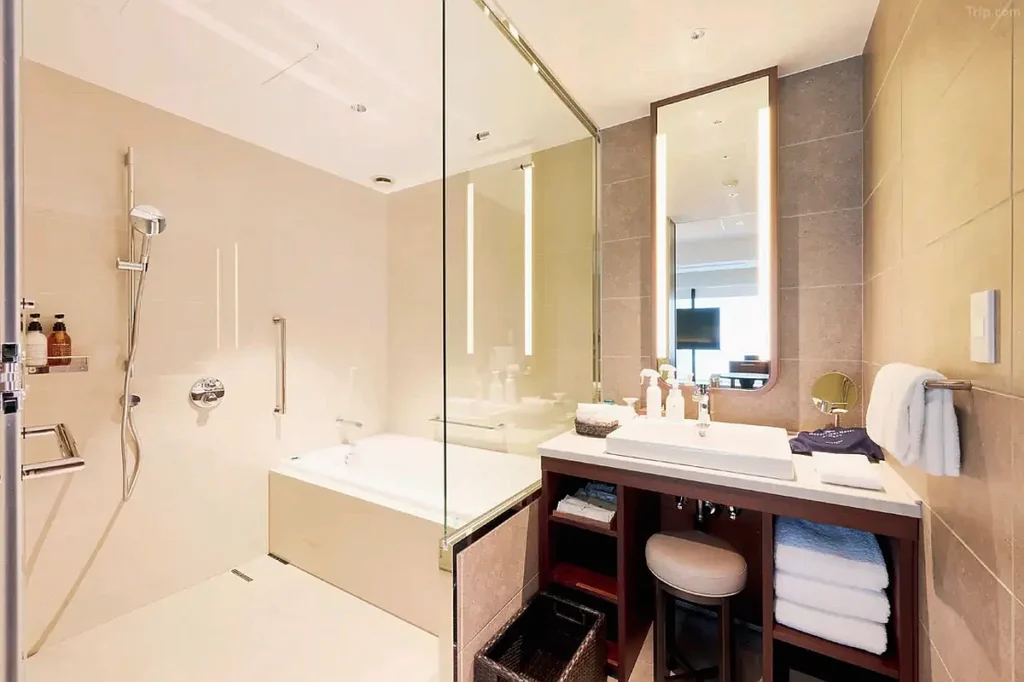 마루노우치 호텔 샤워룸 | Marunouchi Hotel Shower Room